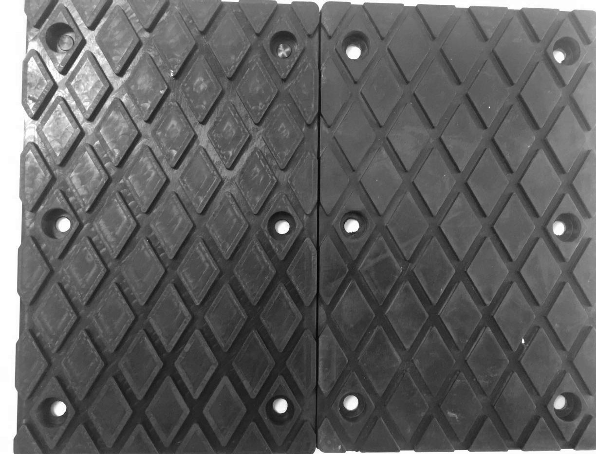 石材吊夾具配備橡膠夾皮實物照片--河北東圣吊索具制造有限公司--小型攪拌機|石材夾具|液壓堆高車|手動叉車 石材吊夾具配備橡膠夾皮實物照片--河北東圣吊索具制造有限公司--小型攪拌機|石材夾具|液壓堆高車|手動叉車