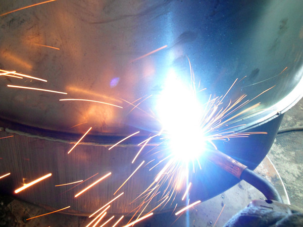 手動小型水泥攪拌機(jī)焊接--河北東圣吊索具制造有限公司--小型攪拌機(jī)|石材夾具|液壓堆高車|手動叉車 手動小型水泥攪拌機(jī)焊接--河北東圣吊索具制造有限公司--小型攪拌機(jī)|石材夾具|液壓堆高車|手動叉車