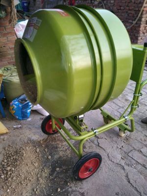 11200L小型攪拌機(jī)作業(yè)現(xiàn)場(chǎng)照片--河北東圣吊索具制造有限公司--小型攪拌機(jī)|石材夾具|液壓堆高車(chē)|手動(dòng)叉車(chē)