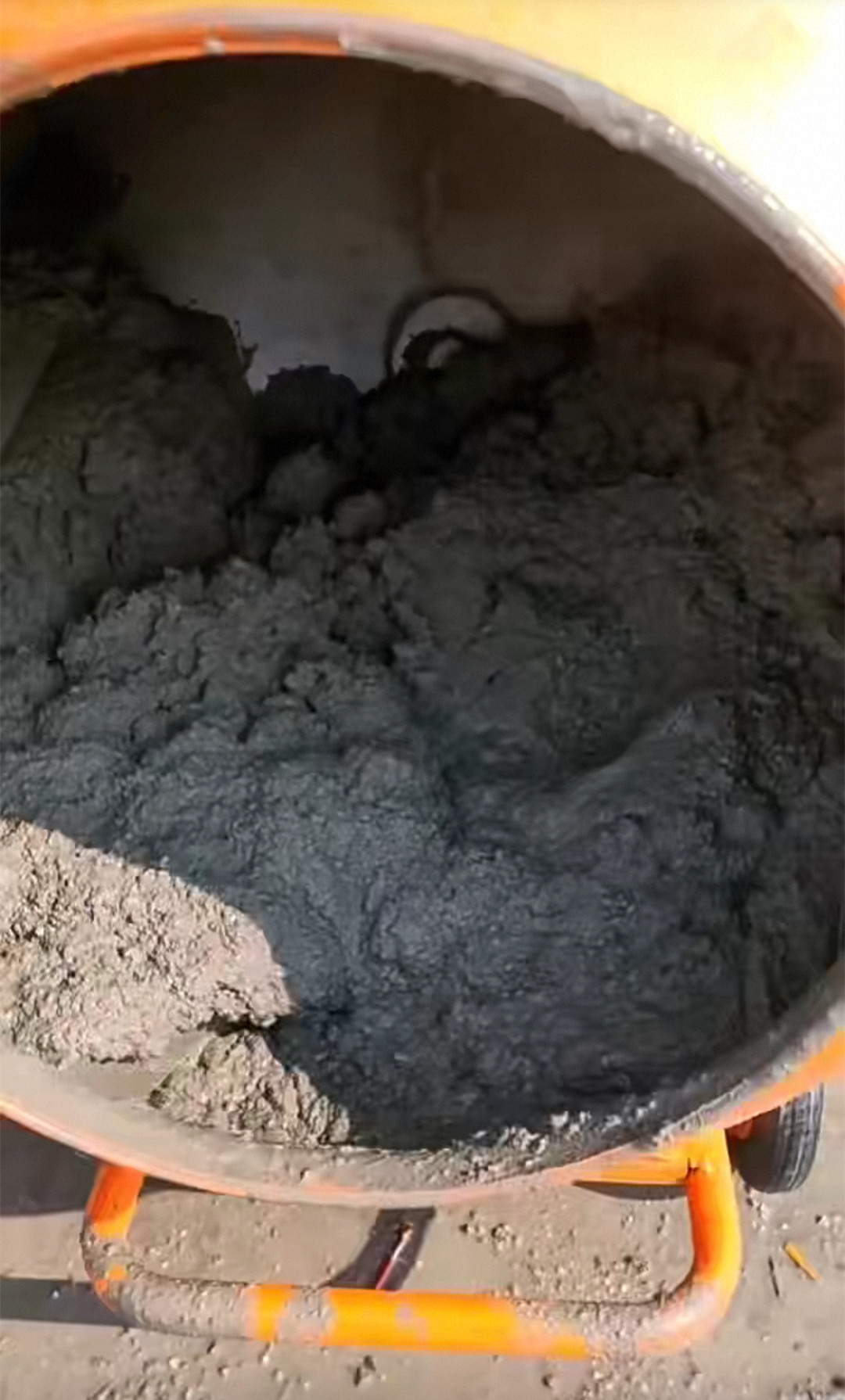 攪拌好的混凝土